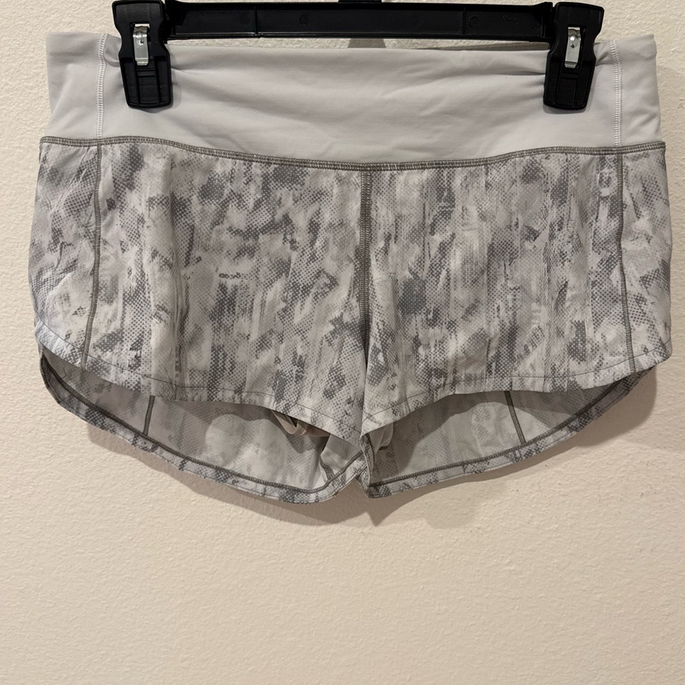 Lululemon Speed Up Shorts 2.5